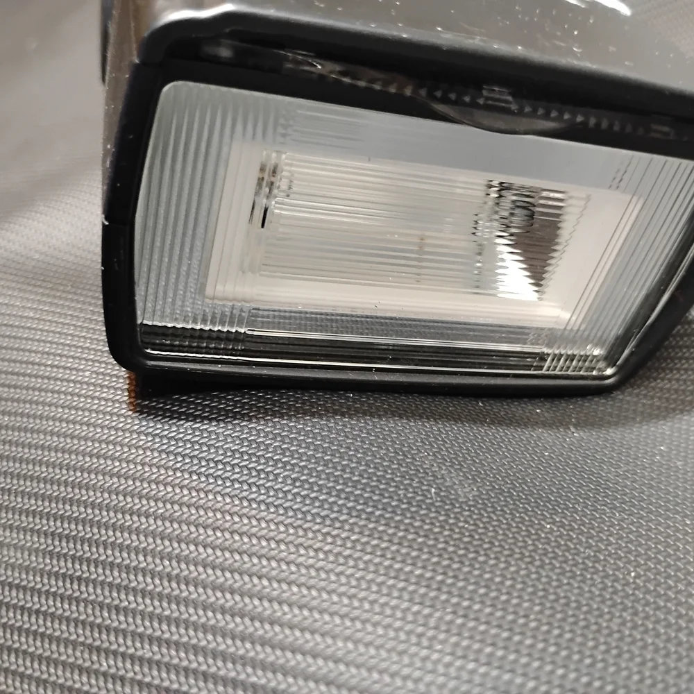 Neewer Black Camera Flash for Enhanced Photography